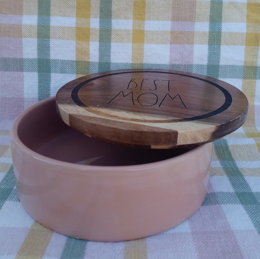 Rae Dunn "Best Mom"‎ Round Box - Picture 6 of 8